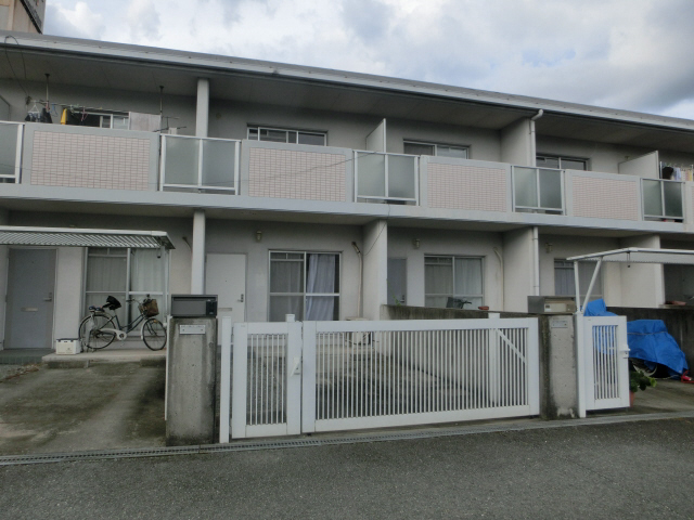 テラスハウス富士才の物件外観写真