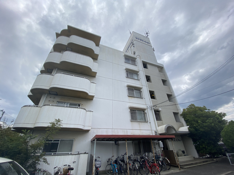 ヤナギマンションの物件外観写真