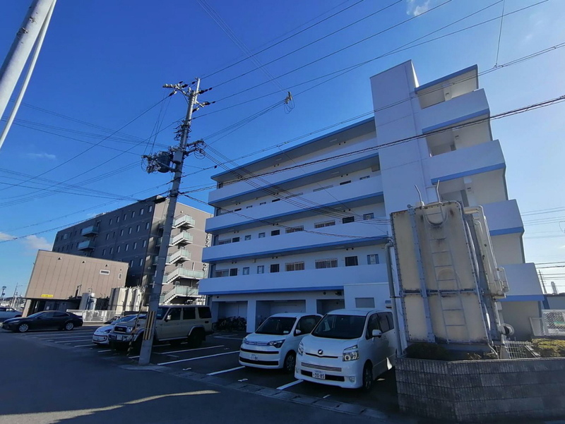 アジュール飾磨の物件外観写真