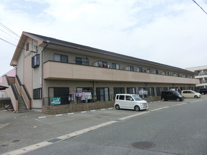 プレイン野里の物件外観写真