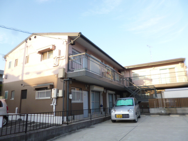 マンション高塚の物件外観写真
