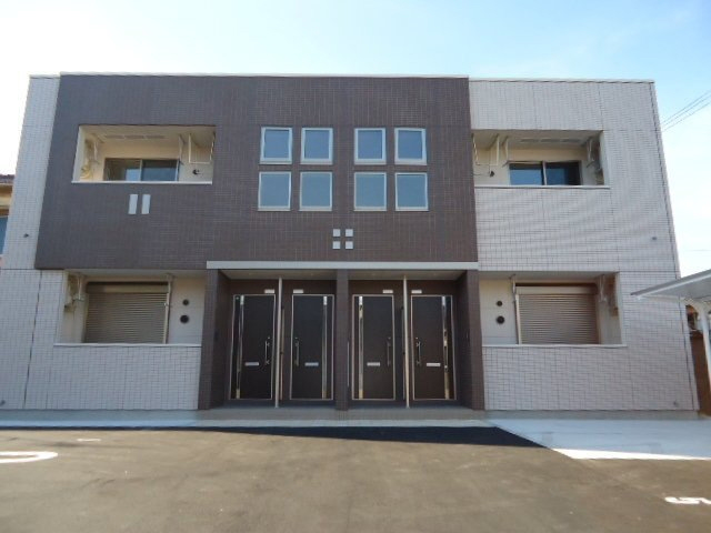 West　Houseの物件外観写真