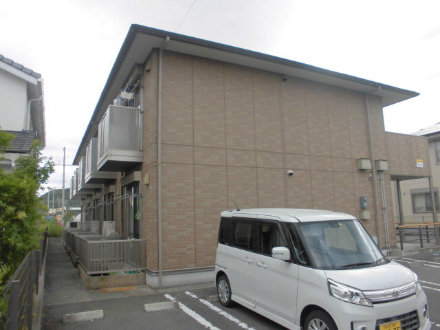 丸萬二番館の物件外観写真