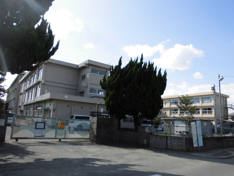 尾上小学校まで704m (徒歩9分) 写真21