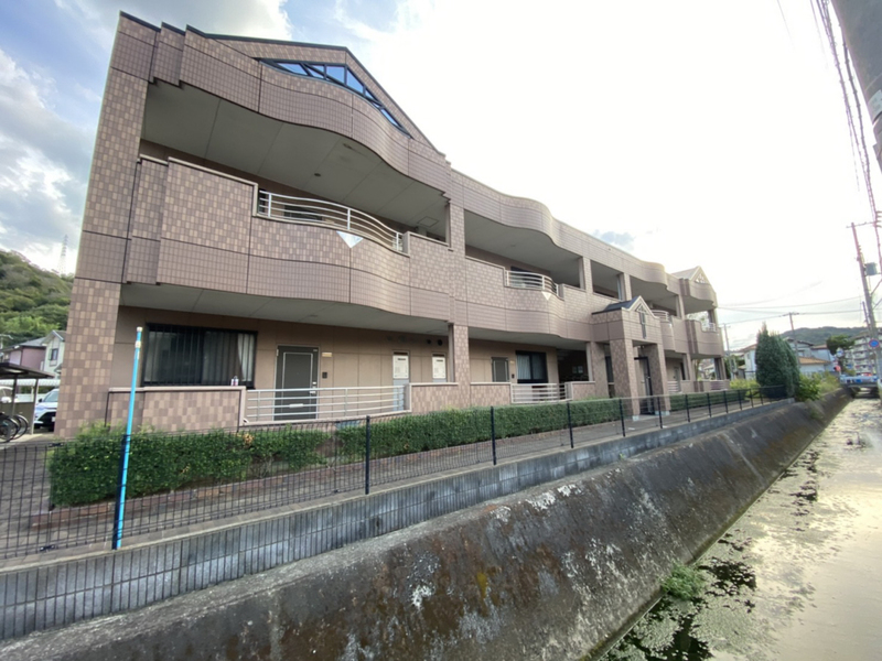 アルカディアA棟の物件外観写真