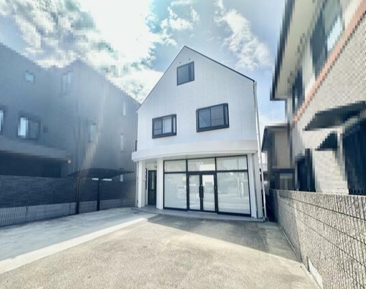 物件番号:1056252975 駐車場3台以上付き!人気の都市ガス☆閑静な住宅街で日当たり良好です♪