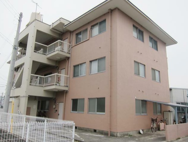 白鳥マンションの物件外観写真