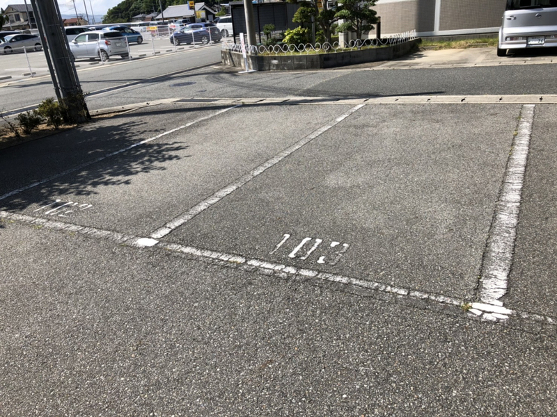 ディーズコートの物件外観写真