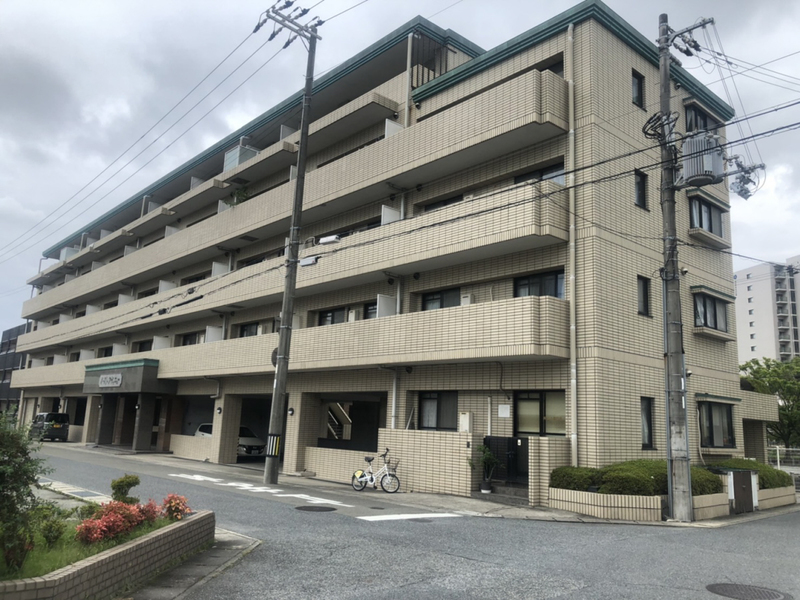 イーストアヴェニューの物件外観写真