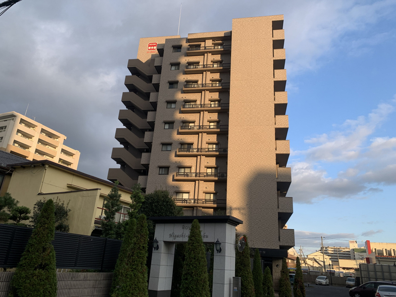 ロワイヤル東今宿の物件外観写真