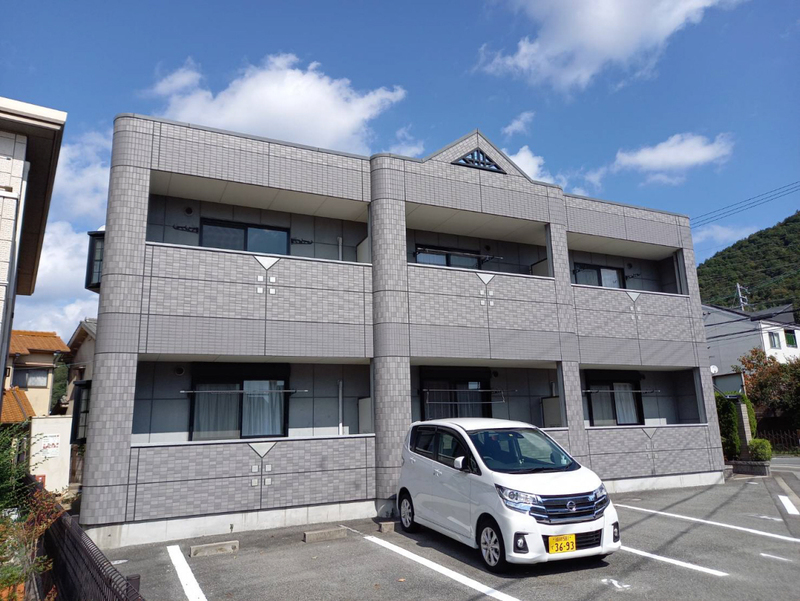 アシュランスの物件外観写真