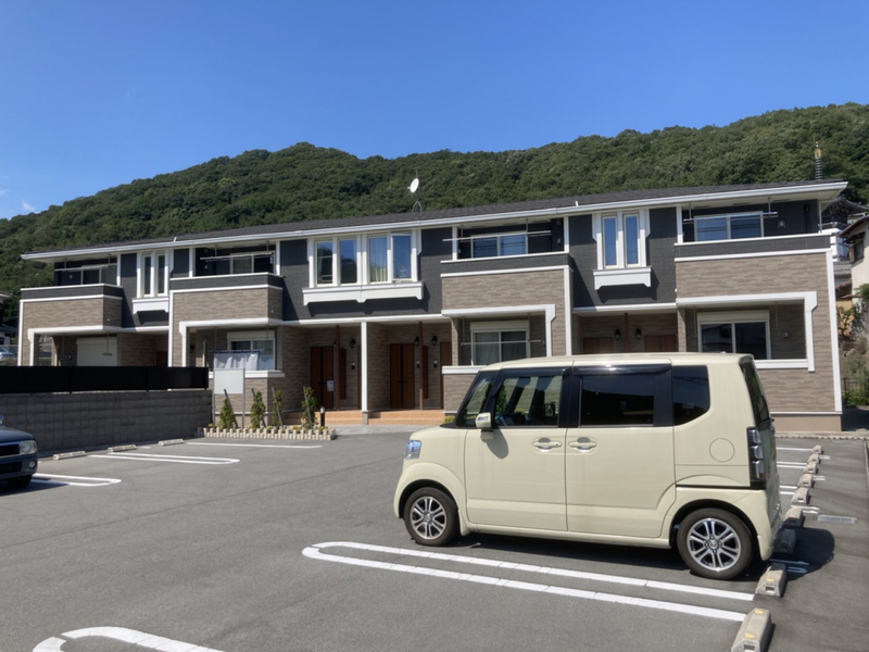 ジュネス青山の物件外観写真