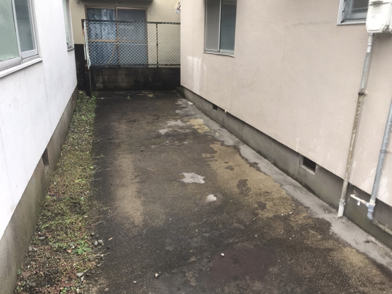 新在家中の町貸家の物件外観写真