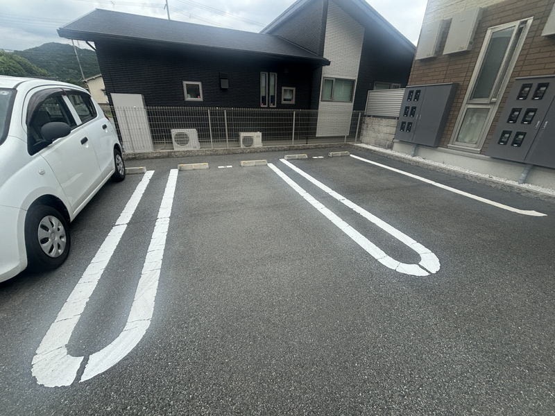 ローヤルヴィラ勝原の物件外観写真