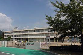 滝野東小学校まで327m (徒歩5分) 写真21