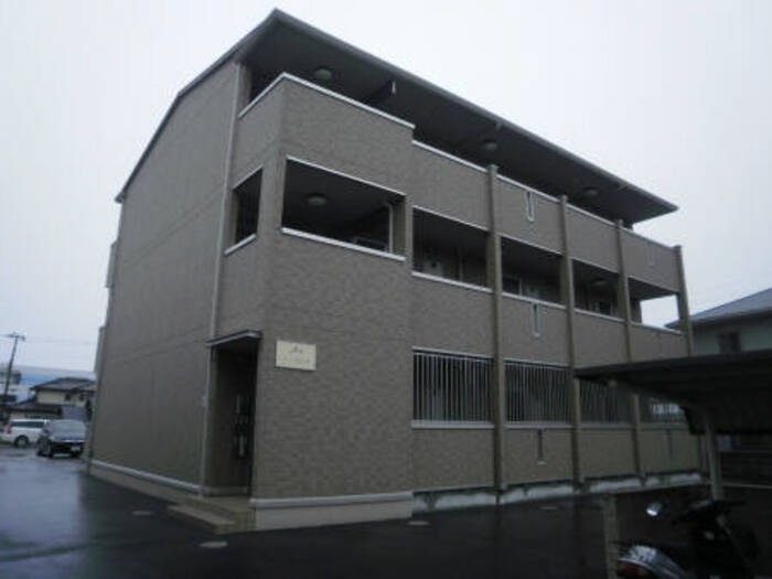 セジュール亀山 A棟の物件外観写真