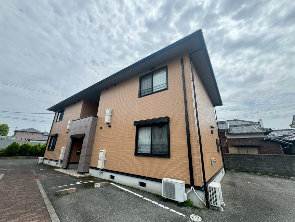 フォルクローレ辻川A棟の物件外観写真