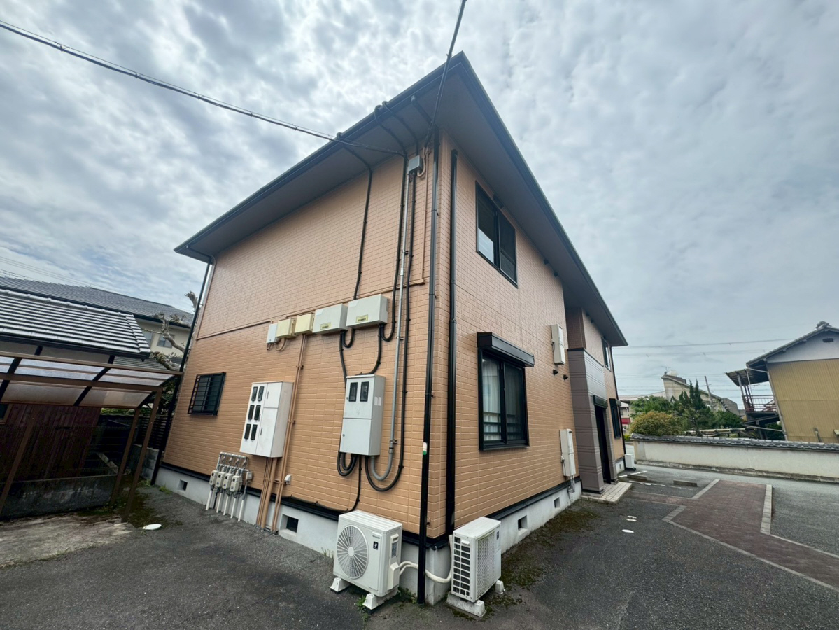 フォルクローレ辻川A棟の物件外観写真