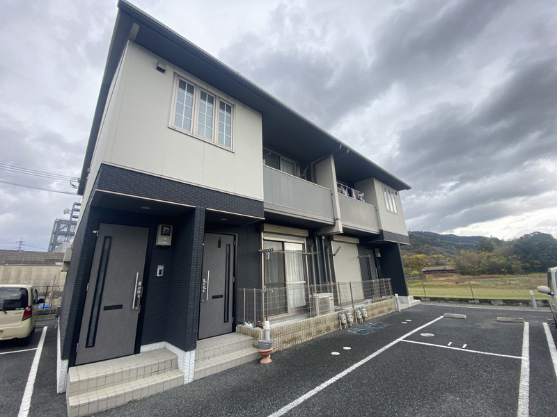 フェリア山崎 B棟の物件外観写真